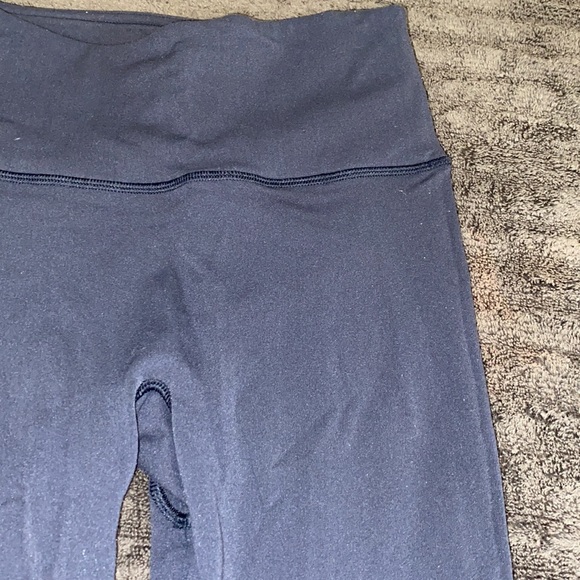 Lululemon crop navy leggings - Picture 3 of 5